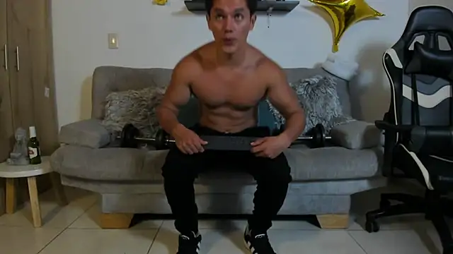 Snapshot of julian_wallace chatting on 11/15/25, 07:10 julian wallace online show from 11/15/25, 07:10