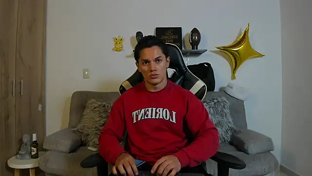 Snapshot of julian_wallace chatting on 11/17/25, 10:15 julian wallace online show from 11/17/25, 10:15