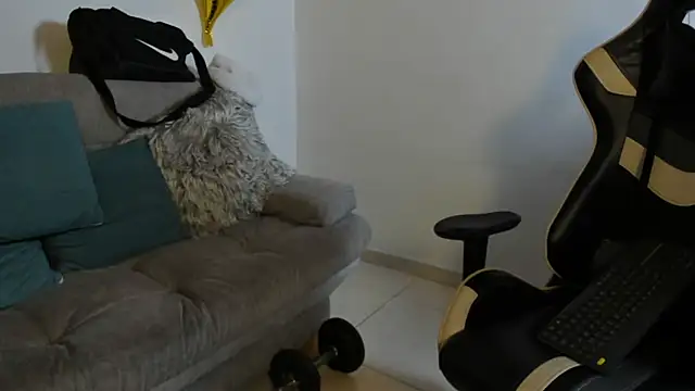 Snapshot of julian_wallace chatting on 11/23/25, 03:06 julian wallace online show from 11/23/25, 03:06