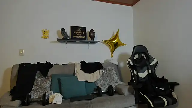 Snapshot of julian_wallace chatting on 11/27/25, 06:10 julian wallace online show from 11/27/25, 06:10