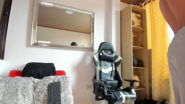 julian wallace online show from 04/23/26, 03:58