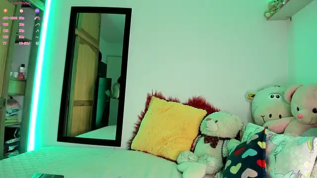 Snapshot of Lee_Ash chatting on 11/07/25, 10:48 Lee Ash online show from 11/07/25, 10:48