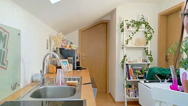 BrownieyQueen online show from 03/05/25, 07:16