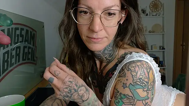 BrownieyQueen online show from 04/02/26, 04:54