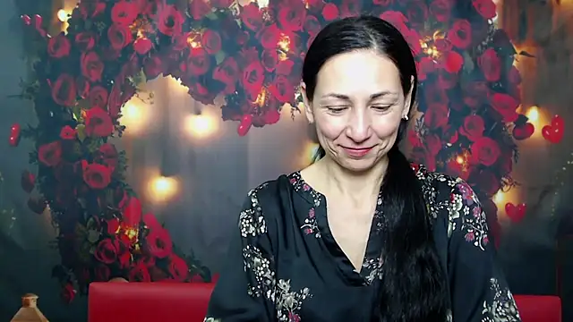 Snapshot of LiluGrants chatting on 02/04/25, 10:24 LiluGrants online show from 02/04/25, 10:24