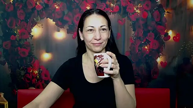 Snapshot of LiluGrants chatting on 02/05/25, 10:44 LiluGrants online show from 02/05/25, 10:44