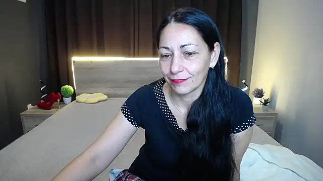 Snapshot of LiluGrants chatting on 10/08/25, 06:16 LiluGrants online show from 10/08/25, 06:16