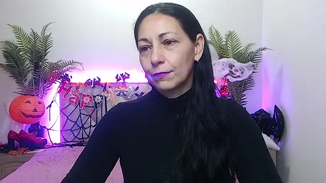 Snapshot of LiluGrants chatting on 10/18/25, 06:08 LiluGrants online show from 10/18/25, 06:08