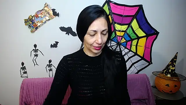 Snapshot of LiluGrants chatting on 10/25/25, 06:13 LiluGrants online show from 10/25/25, 06:13