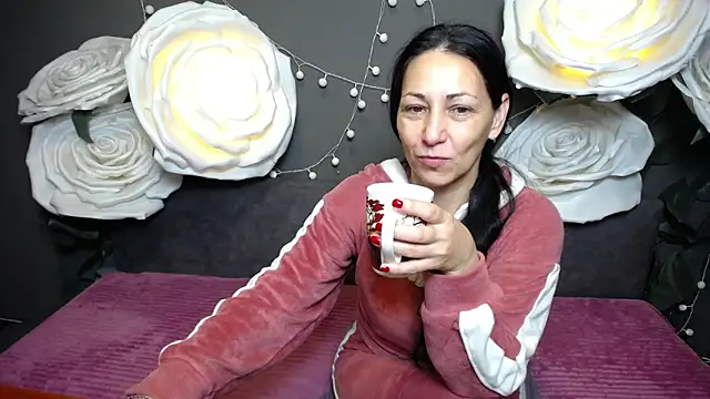 Snapshot of LiluGrants chatting on 11/08/25, 07:12 LiluGrants online show from 11/08/25, 07:12