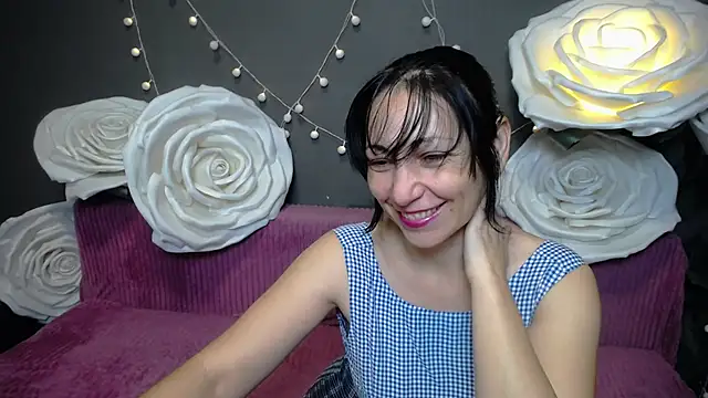 Snapshot of LiluGrants chatting on 11/24/25, 07:13 LiluGrants online show from 11/24/25, 07:13