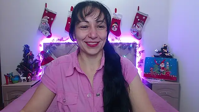 Snapshot of LiluGrants chatting on 12/14/25, 07:07 LiluGrants online show from 12/14/25, 07:07