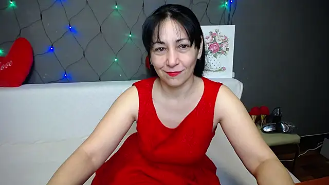 Snapshot of LiluGrants chatting on 02/16/26, 07:32 LiluGrants online show from 02/16/26, 07:32