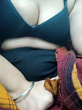 Snapshot of Shana-12 chatting on 12/16/24, 07:00 Shana-12 online show from 12/16/24, 07:00