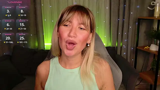 MilaBott online show from 03/12/26, 07:20