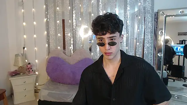 gojo satoru 18 online show from 01/24/25, 11:59