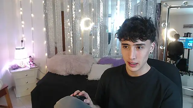 gojo satoru 18 online show from 02/05/25, 03:09