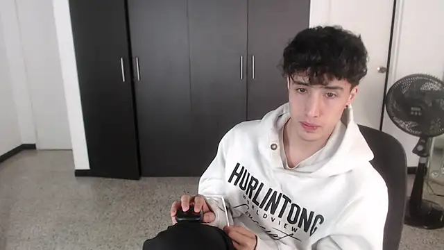 gojo satoru 18 online show from 02/28/25, 02:53