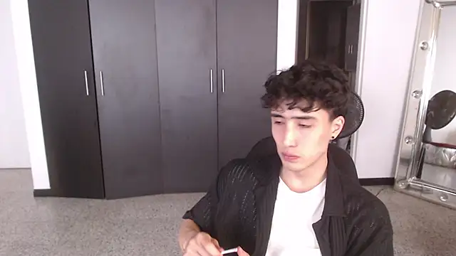 gojo satoru 18 online show from 03/04/25, 02:42