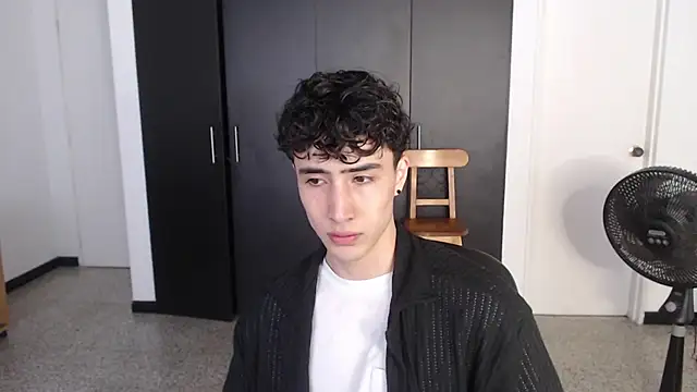 gojo satoru 18 online show from 03/06/25, 12:09