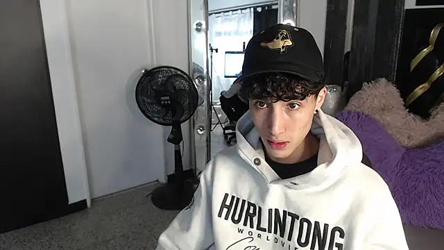 gojo satoru 18 online show from 03/12/25, 11:53