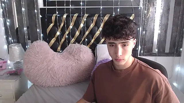 gojo satoru 18 online show from 03/20/25, 03:14