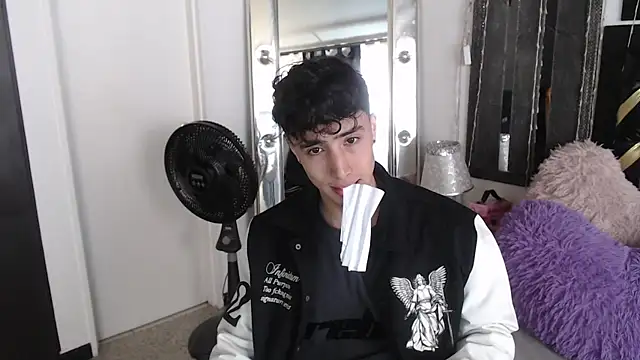 gojo satoru 18 online show from 03/21/25, 12:17