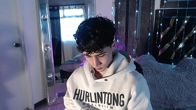 gojo satoru 18 online show from 09/09/25, 12:37