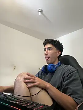 gojo satoru 18 online show from 10/04/25, 04:38