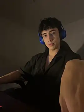 gojo satoru 18 online show from 11/18/25, 03:56