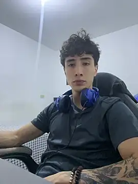 gojo satoru 18 online show from 03/02/26, 05:08