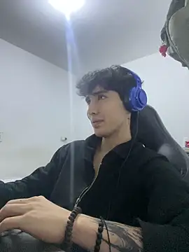 gojo satoru 18 online show from 04/23/26, 02:02