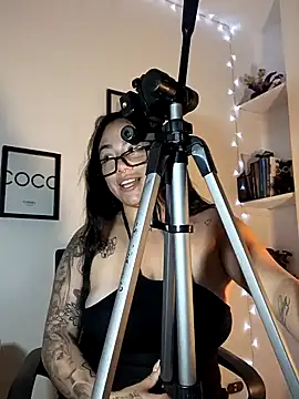 helena smith online show from 02/06/25, 10:37