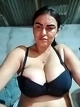 Snapshot of Horny-Mommy-Dirty chatting on 02/21/25, 03:34 Horny-Mommy-Dirty online show from 02/21/25, 03:34