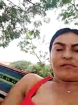 Snapshot of Horny-Mommy-Dirty chatting on 03/21/25, 07:35 Horny-Mommy-Dirty online show from 03/21/25, 07:35