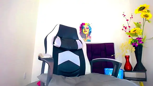 Snapshot of samantha_official_ chatting on 01/13/25, 07:53 samantha official online show from 01/13/25, 07:53