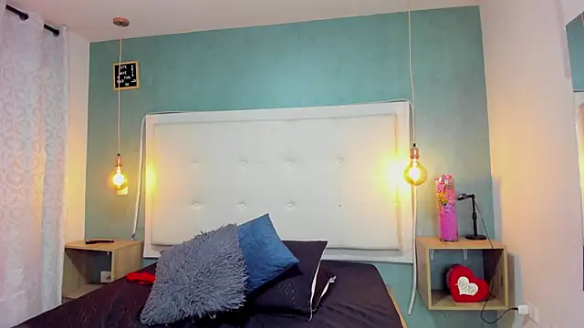 Snapshot of Clarigil chatting on 12/20/24, 06:56 Clarigil online show from 12/20/24, 06:56