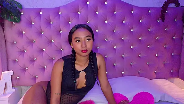 GabrielaLugo online show from 11/17/25, 01:17