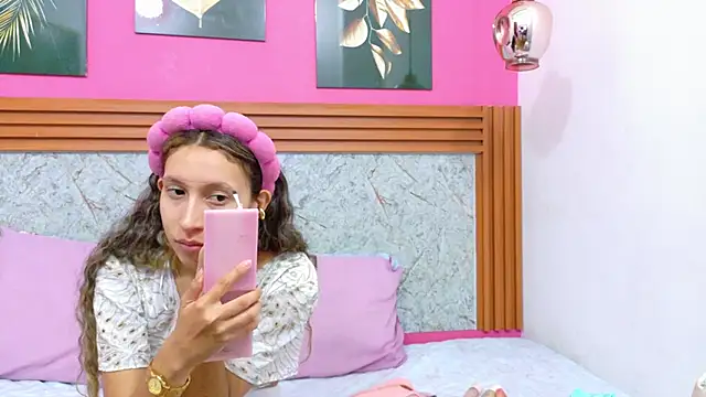 Beautifulskinny18 online show from 02/15/26, 07:32