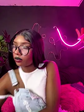 TIFFANYYSTAR online show from 11/27/25, 05:15