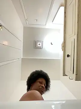 Snapshot of wynterheat chatting on 01/19/25, 06:42 wynterheat online show from 01/19/25, 06:42