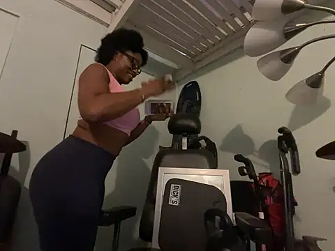 Snapshot of wynterheat chatting on 01/21/25, 12:57 wynterheat online show from 01/21/25, 12:57