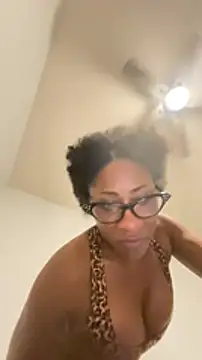 Snapshot of wynterheat chatting on 01/21/25, 11:35 wynterheat online show from 01/21/25, 11:35