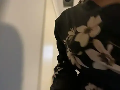 Snapshot of wynterheat chatting on 01/30/25, 01:22 wynterheat online show from 01/30/25, 01:22