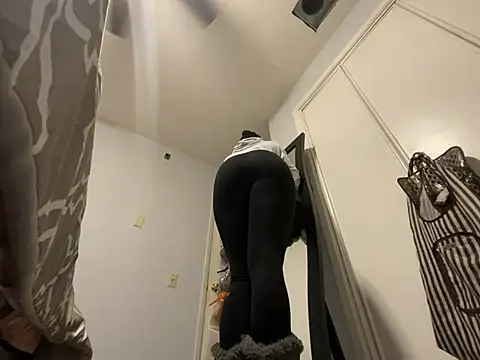 Snapshot of wynterheat chatting on 02/14/25, 09:34 wynterheat online show from 02/14/25, 09:34