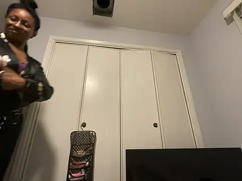 Snapshot of wynterheat chatting on 02/24/25, 04:16 wynterheat online show from 02/24/25, 04:16