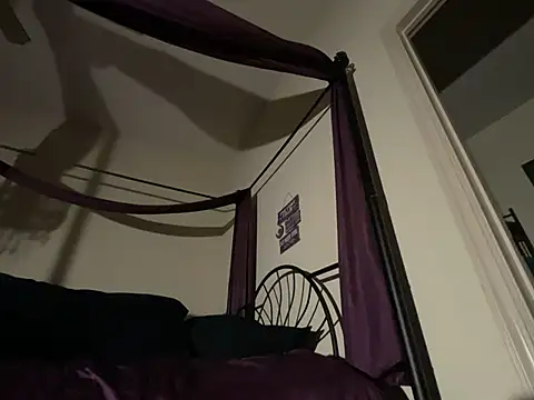 Snapshot of wynterheat chatting on 03/09/25, 11:03 wynterheat online show from 03/09/25, 11:03