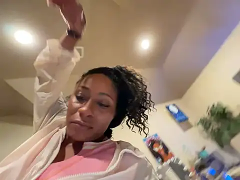 Snapshot of wynterheat chatting on 03/13/25, 03:33 wynterheat online show from 03/13/25, 03:33