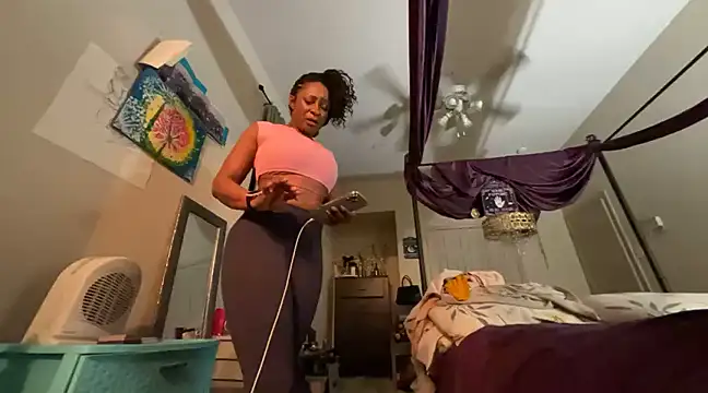 Snapshot of wynterheat chatting on 03/13/25, 06:37 wynterheat online show from 03/13/25, 06:37