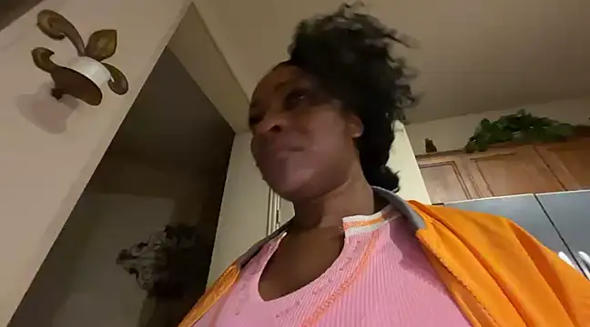 Snapshot of wynterheat chatting on 03/13/25, 09:43 wynterheat online show from 03/13/25, 09:43